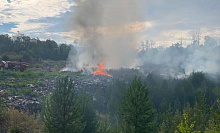 В Бурятии потушили лесной пожар, возникший на свалке вблизи Байкала