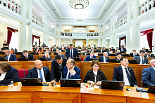В Улан-Удэ проходит первая сессия Народного Хурала нового созыва
